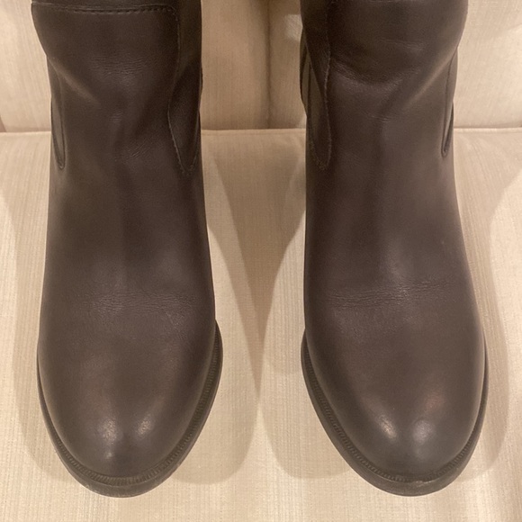 LOUIS VUITTON LEGACY BOOTS EXCELLENT CONDITION - Picture 4 of 7